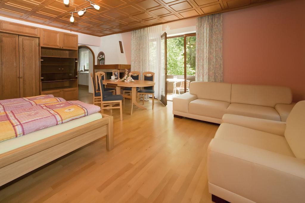 Appartement - Pension Adlerhorst Velden am Woerthersee Room photo